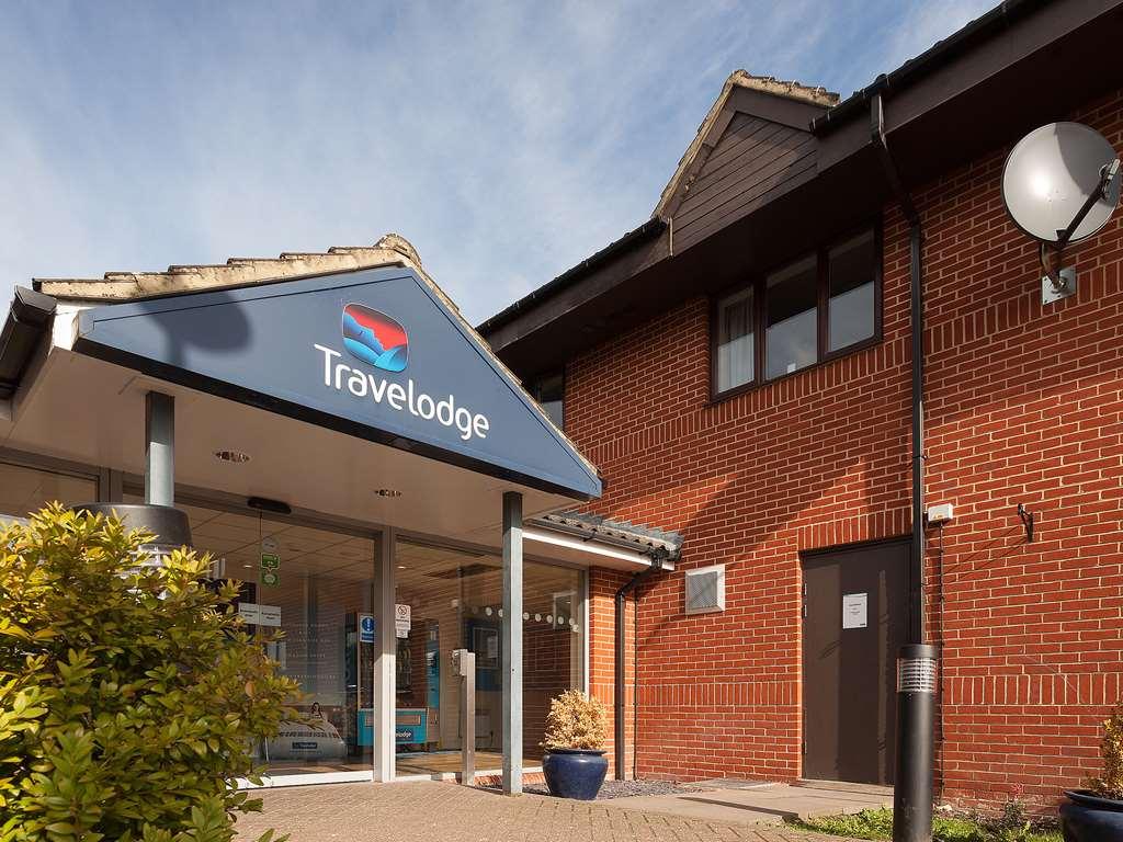 Travelodge Newbury Tot Hill Exterior photo